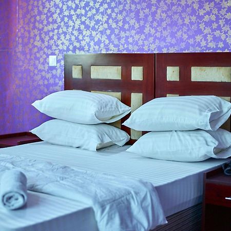 Euro Hotel And Apartments Дар-эс-Саламе Экстерьер фото