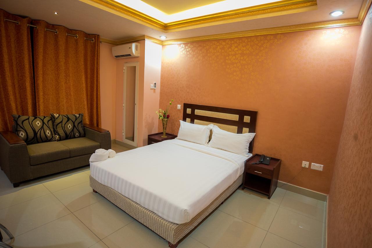 Euro Hotel And Apartments Дар-эс-Саламе Экстерьер фото